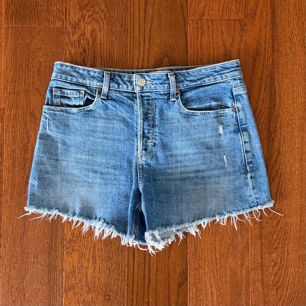 Paige Noella Short Starley Distressed size 27